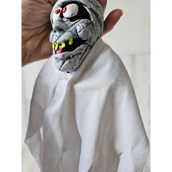 Paper magic mummy hanging vintage Halloween prop decor 2003 - Picture 5 of 8